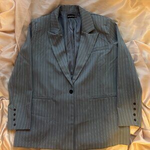 PLT Grey Pinstripe Two-Piece Suit – Oversized Blazer + Pleated Trousers